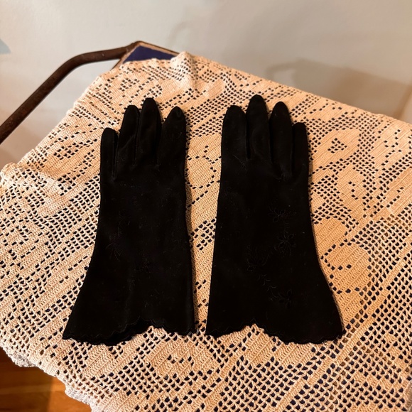 Black Mink MCM Halo Hat / True vintage c1960s with Black Gloves main image 9